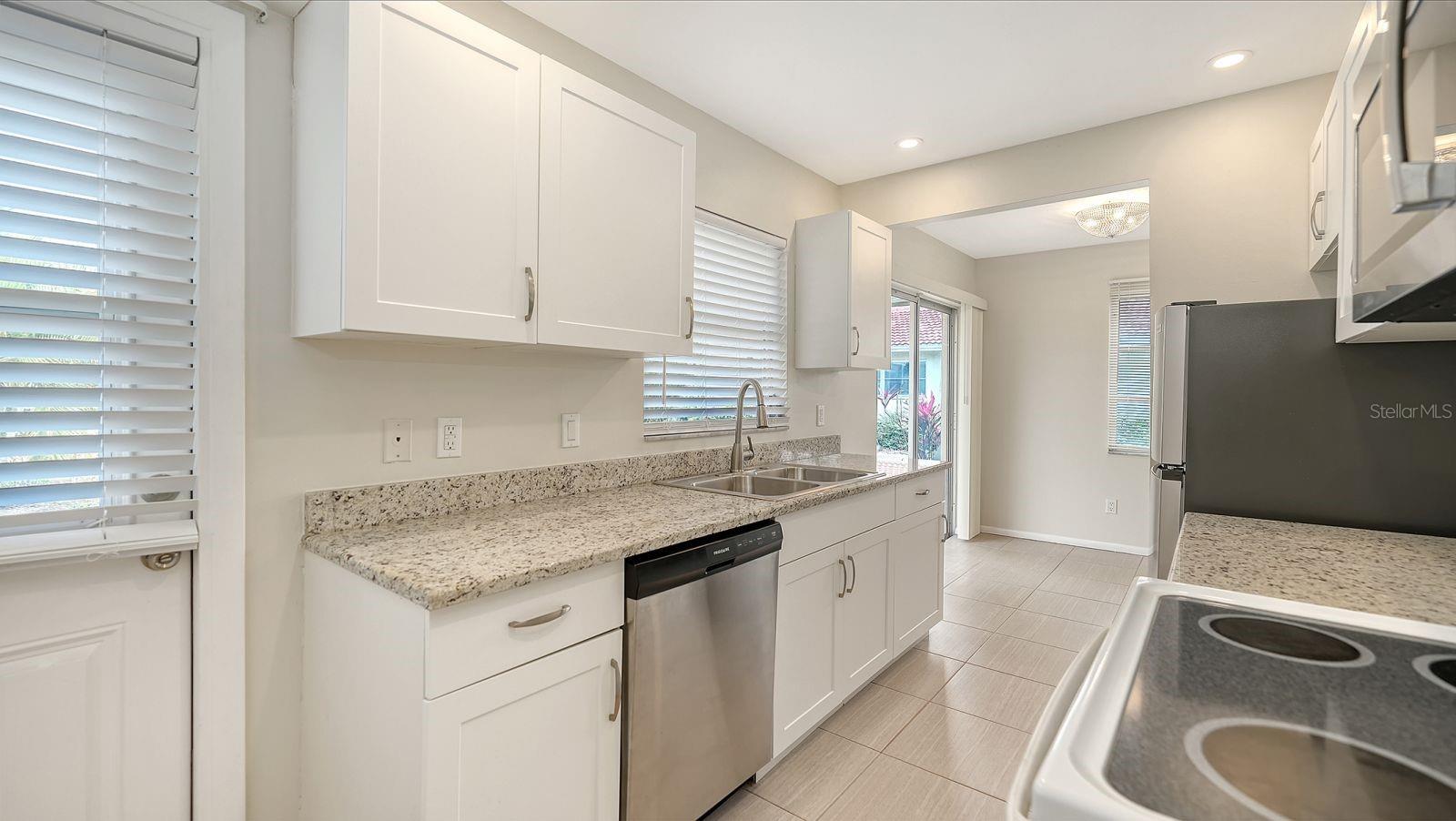 2121 PUEBLO CIR #V6, SARASOTA, FL, 34231