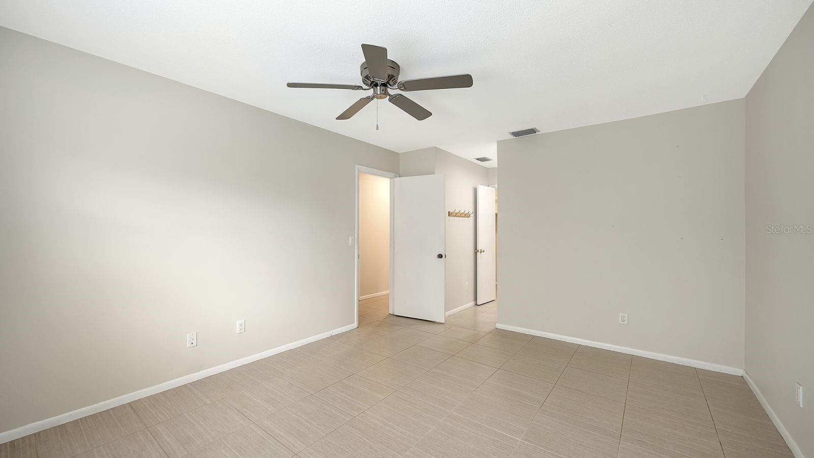 2121 PUEBLO CIR #V6, SARASOTA, FL, 34231