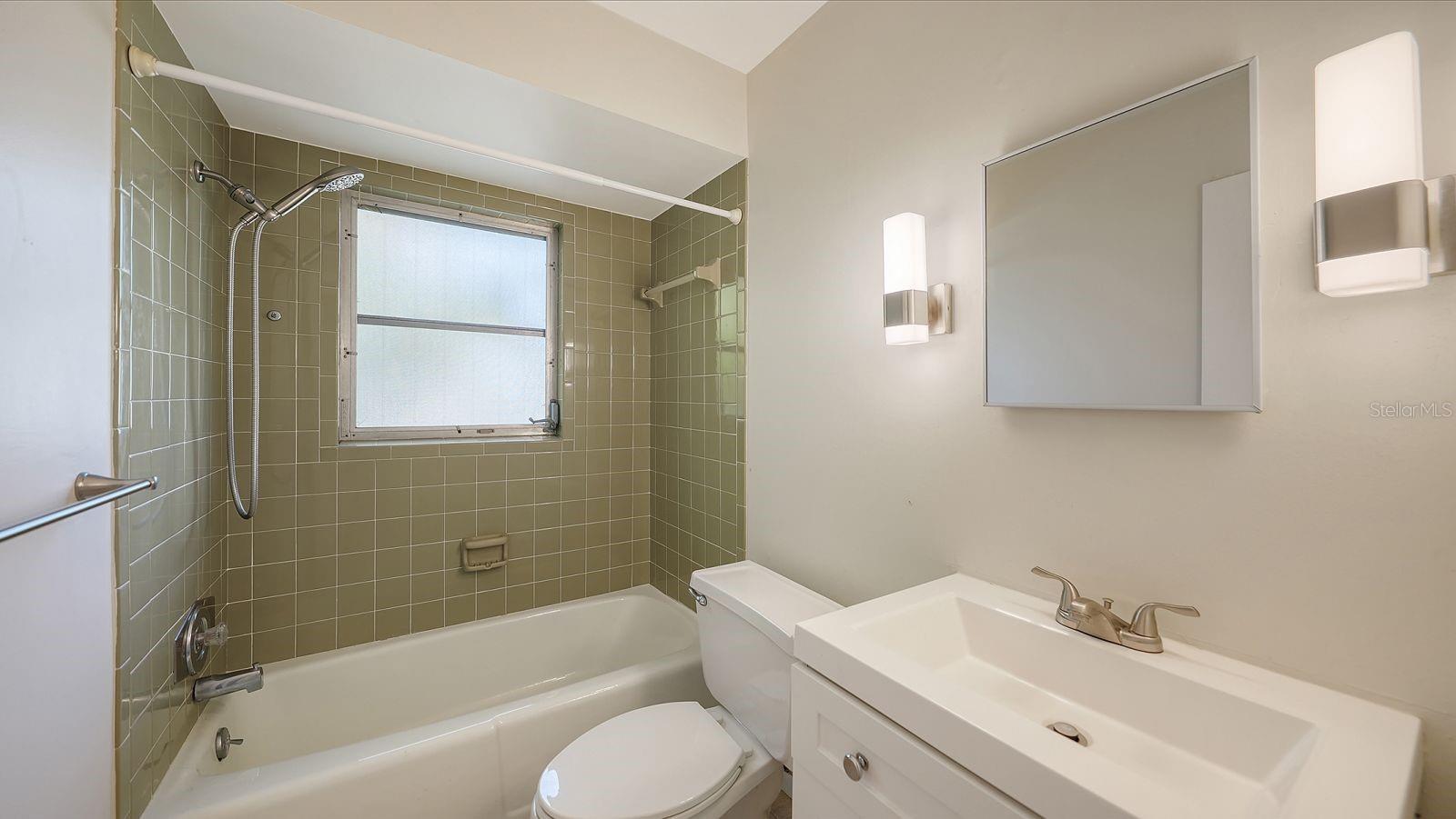2121 PUEBLO CIR #V6, SARASOTA, FL, 34231