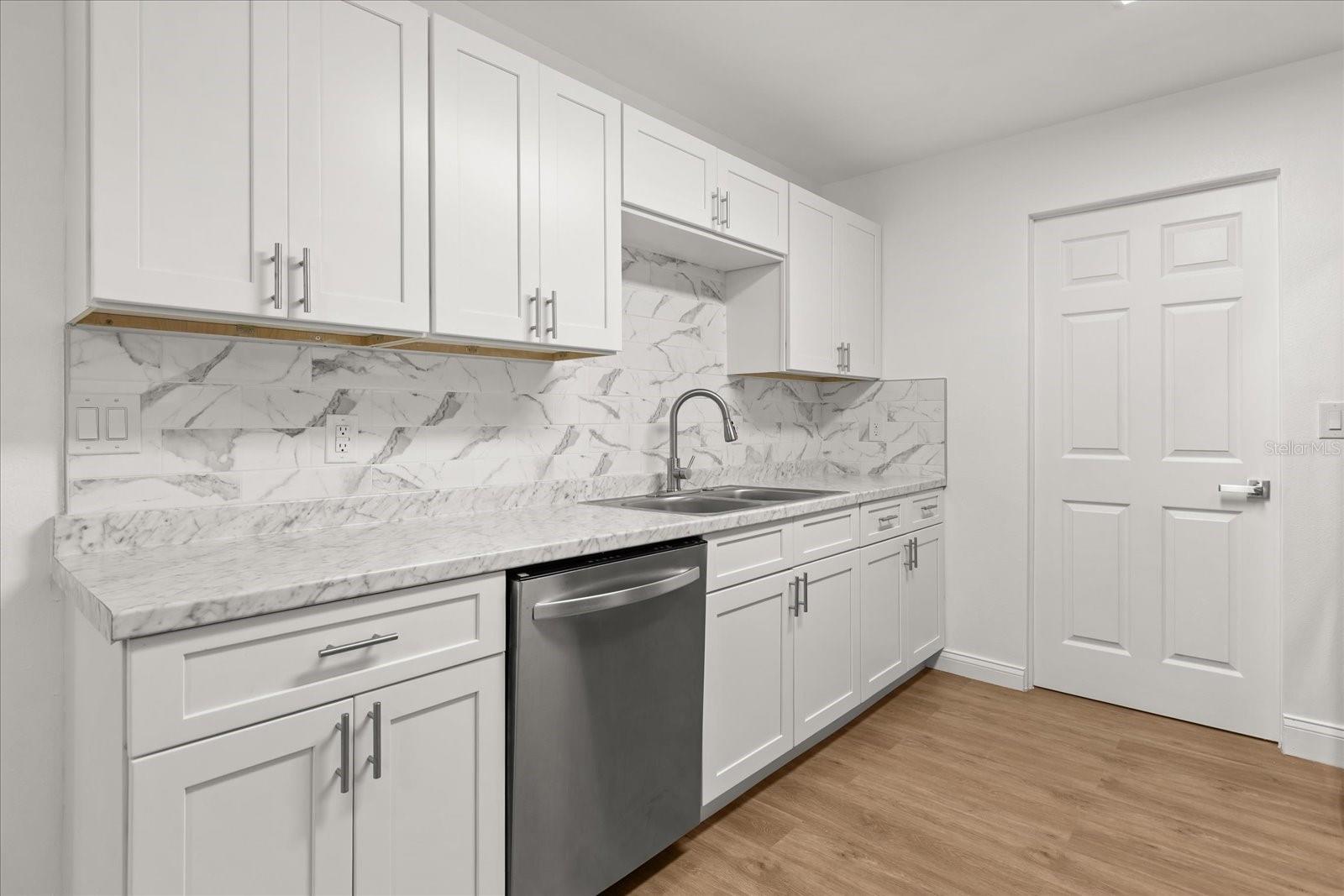210 KENSINGTON AVE, DELAND, FL, 32724