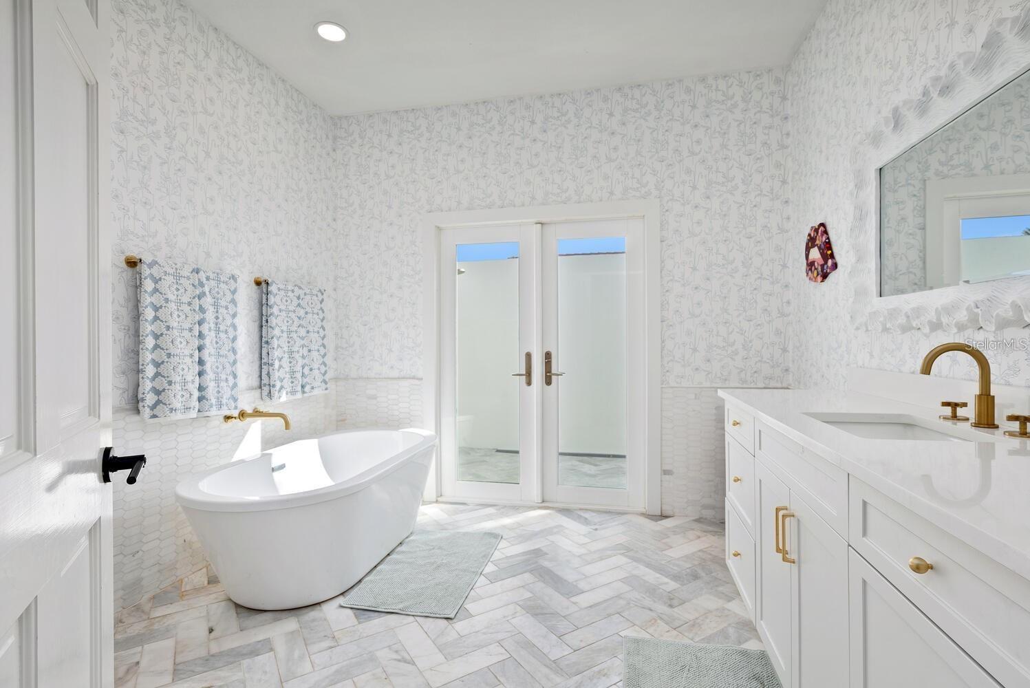 4104 LAS PALMAS WAY, SARASOTA, FL, 34238