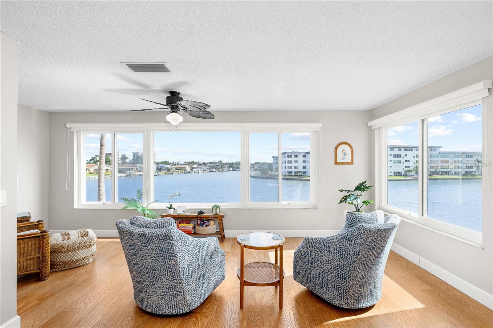 6075 SHORE BLVD S #215, GULFPORT, FL, 33707