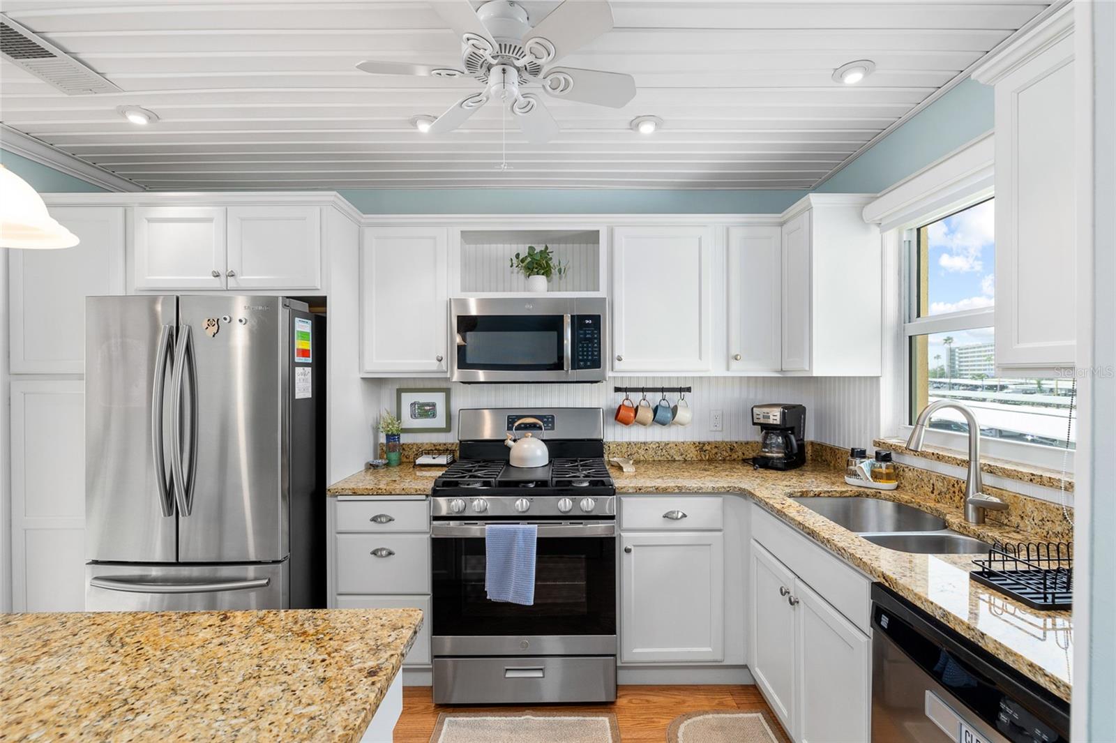 6075 SHORE BLVD S #215, GULFPORT, FL, 33707