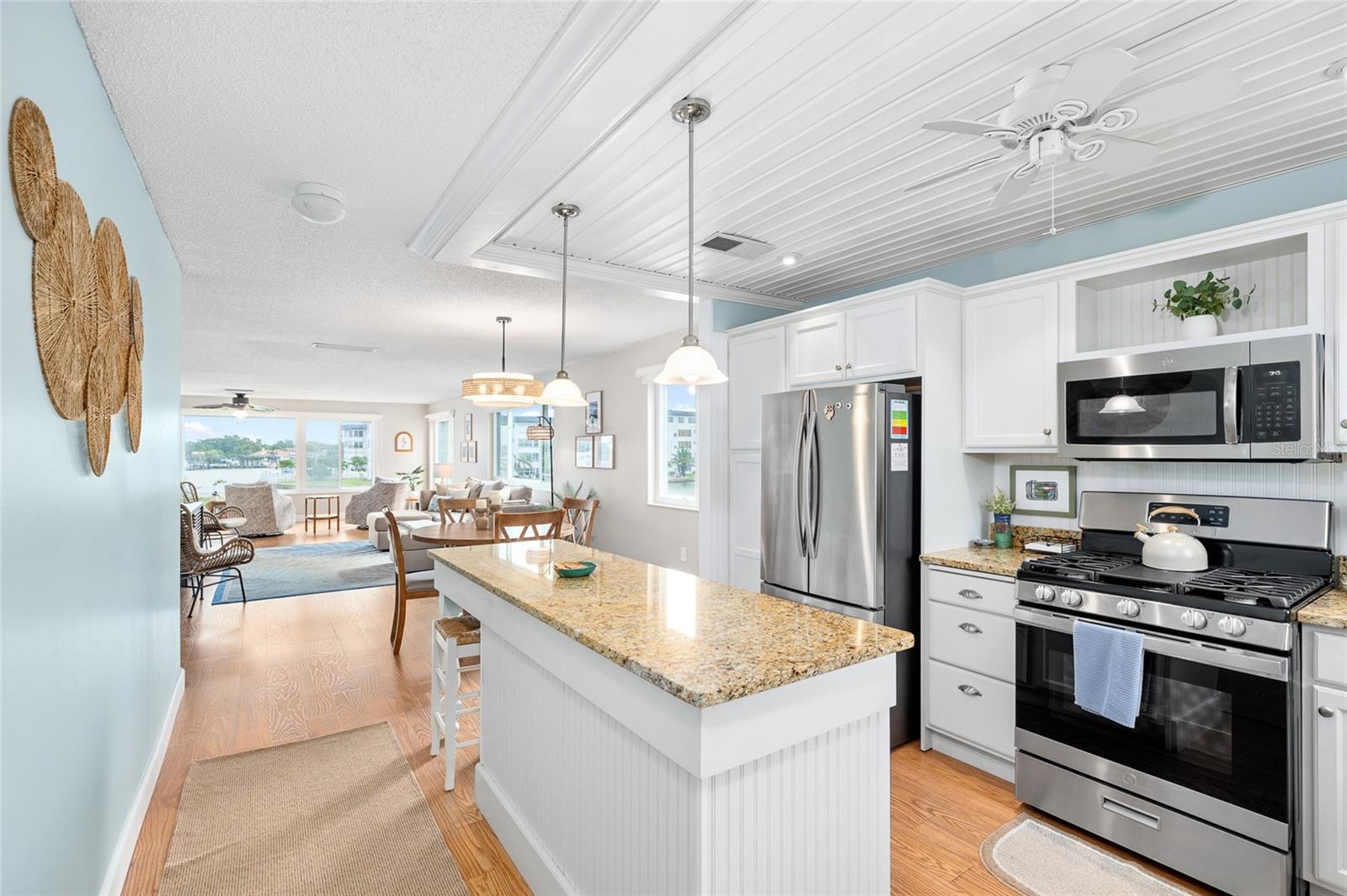 6075 SHORE BLVD S #215, GULFPORT, FL, 33707