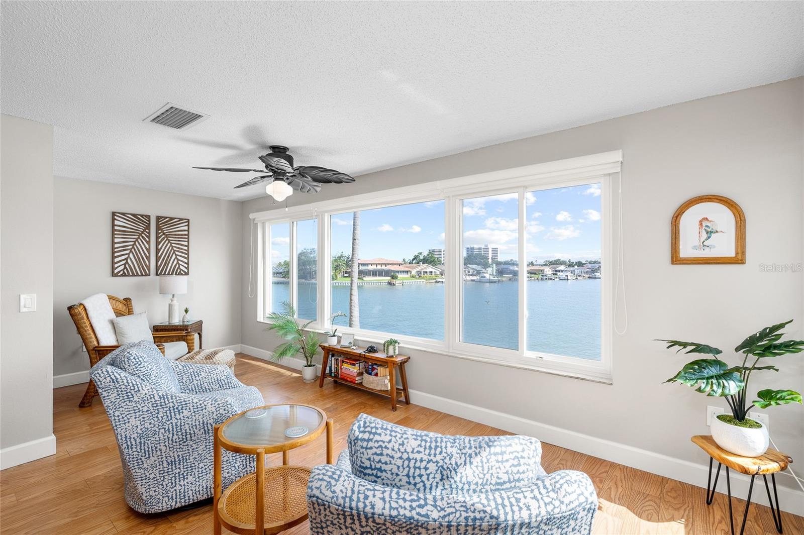 6075 SHORE BLVD S #215, GULFPORT, FL, 33707
