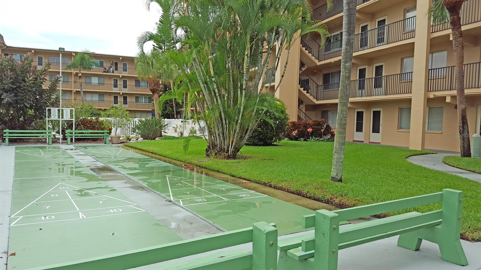2525 W BAY DR #B24, BELLEAIR BLUFFS, FL, 33770