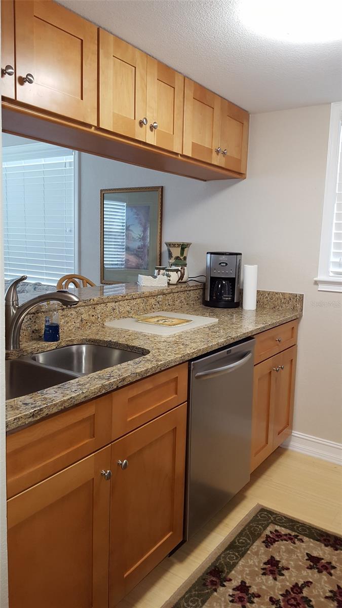 2525 W BAY DR #B24, BELLEAIR BLUFFS, FL, 33770