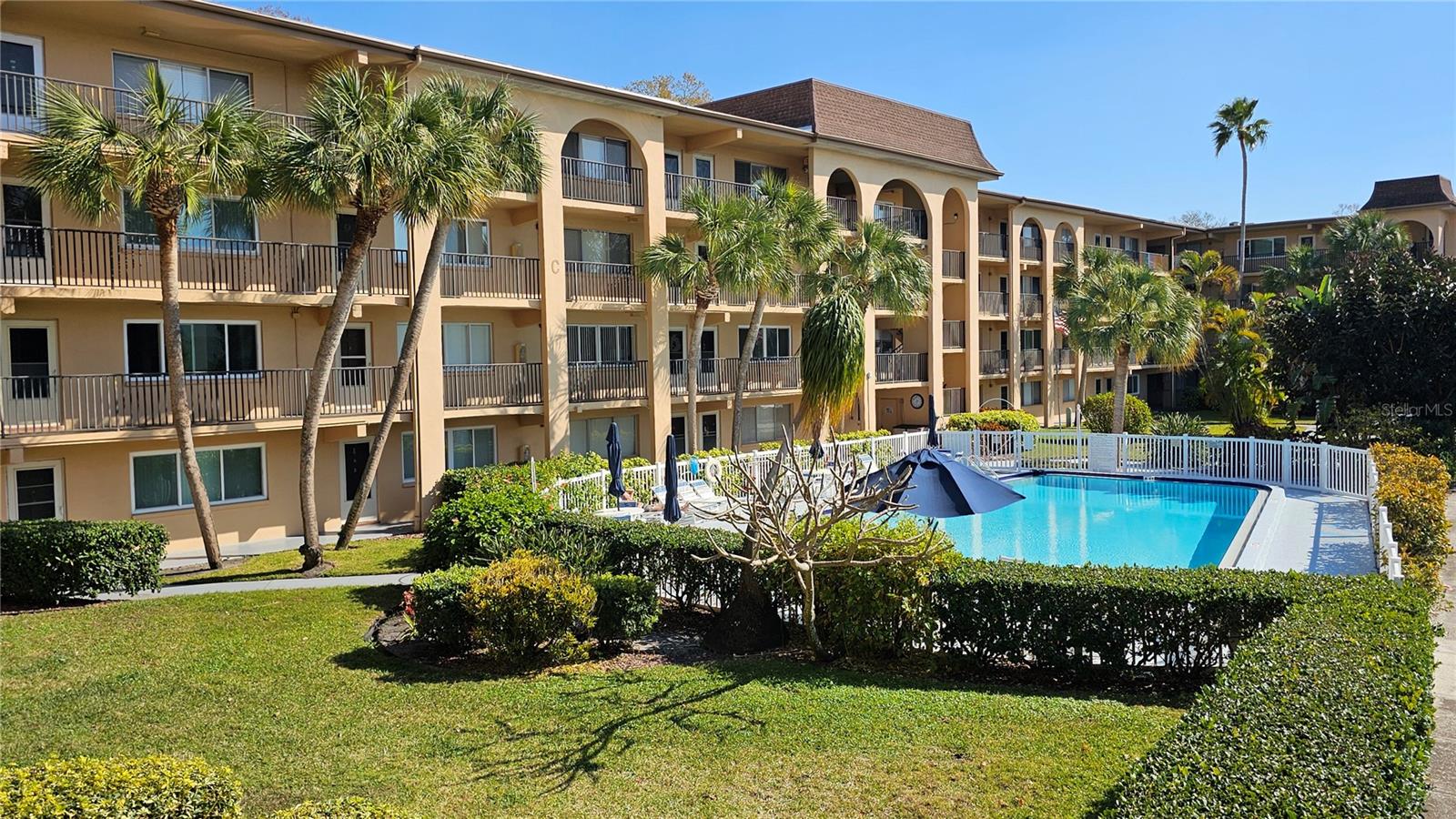 2525 W BAY DR #B24, BELLEAIR BLUFFS, FL, 33770