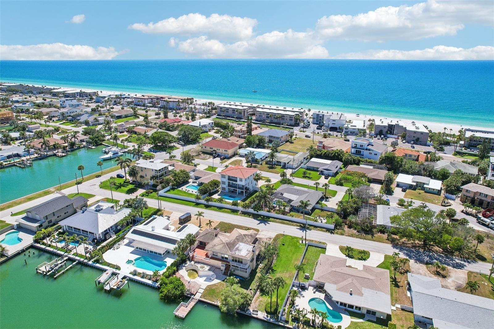 3203 HIBISCUS DR W, BELLEAIR BEACH, FL, 33786