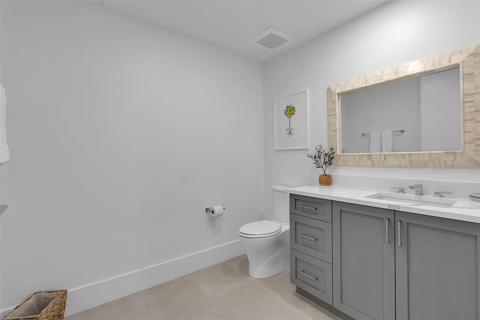 1035 SEASIDE DR #308, SARASOTA, FL, 34242