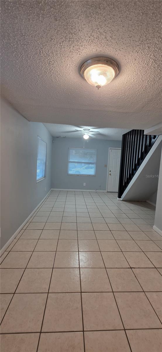 10225 N OJUS DR, TAMPA, FL, 33617