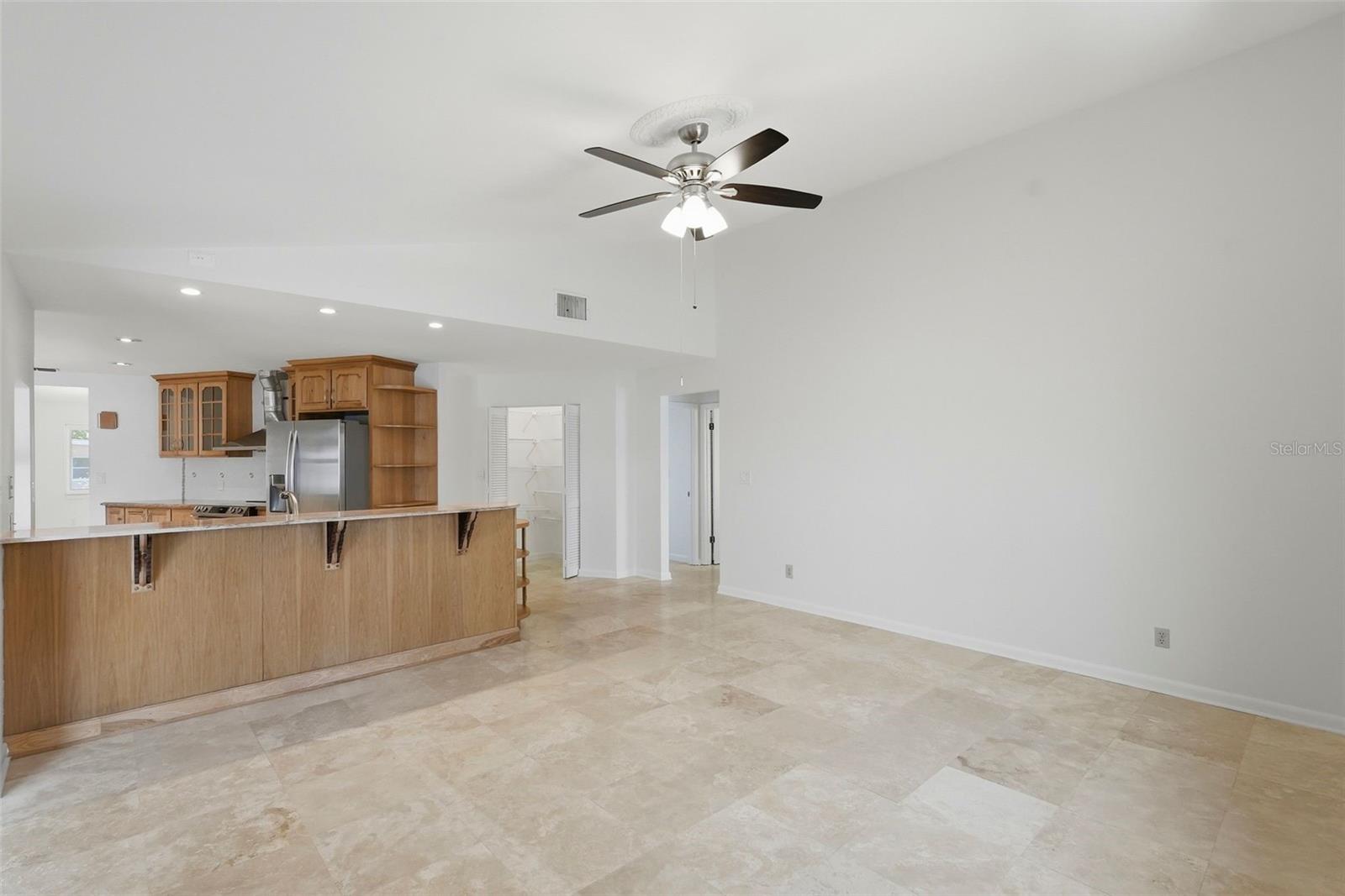 2300 S SHORE DR SE, ST PETERSBURG, FL, 33705