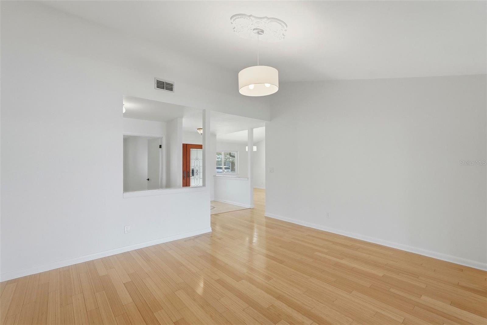 2300 S SHORE DR SE, ST PETERSBURG, FL, 33705