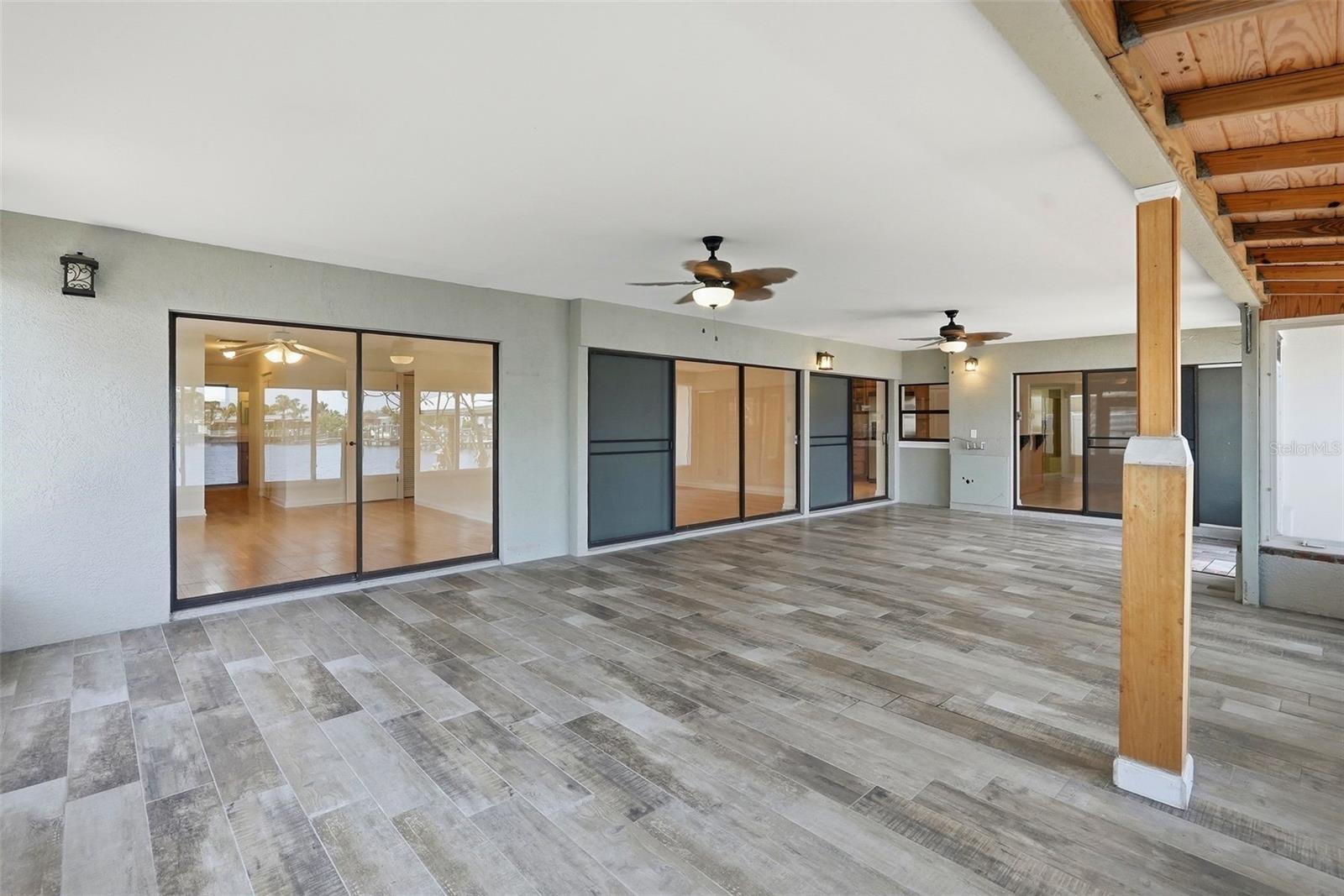 2300 S SHORE DR SE, ST PETERSBURG, FL, 33705