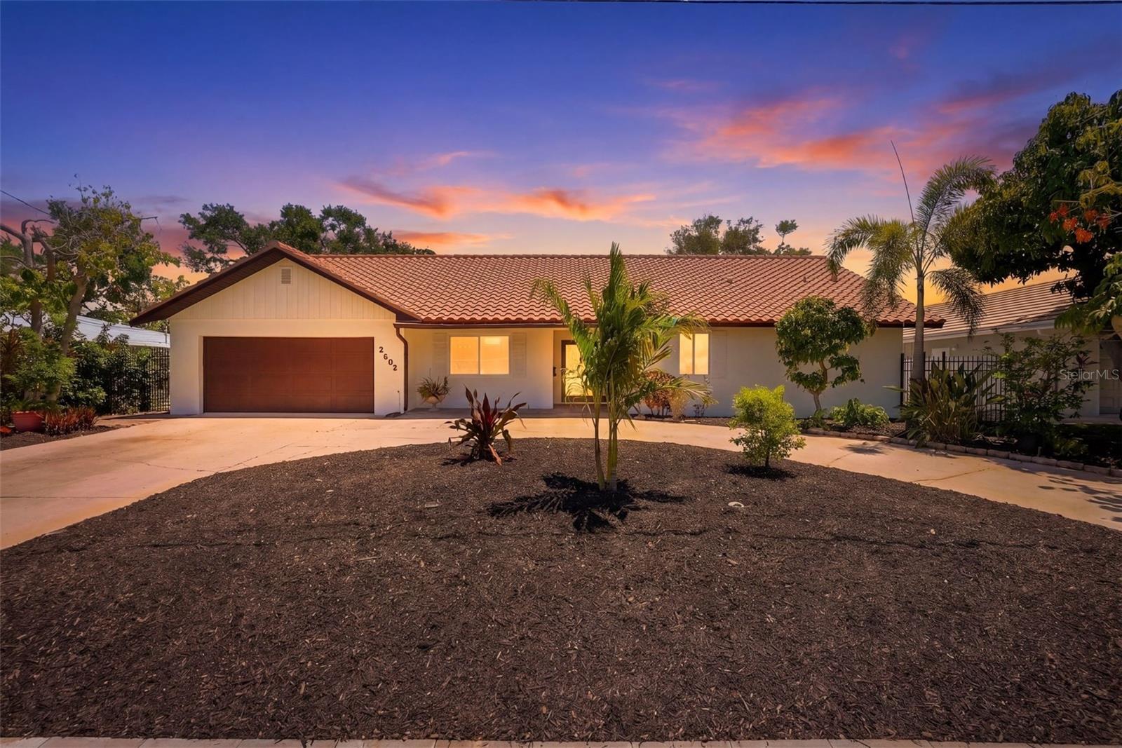 2300 S SHORE DR SE, ST PETERSBURG, FL, 33705
