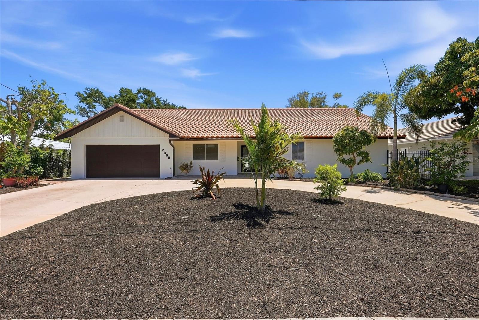 2300 S SHORE DR SE, ST PETERSBURG, FL, 33705