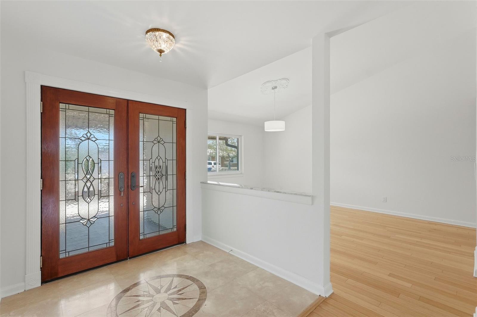 2300 S SHORE DR SE, ST PETERSBURG, FL, 33705