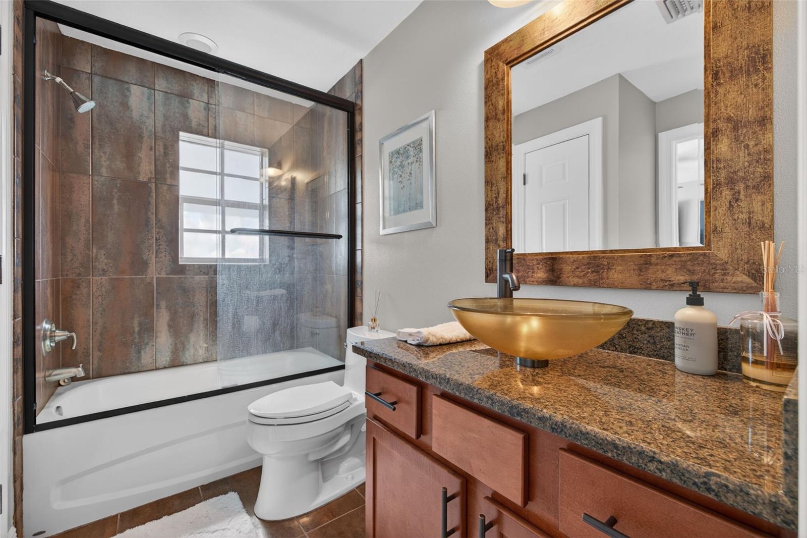 252 VALENCIA CIR, ST PETERSBURG, FL, 33716