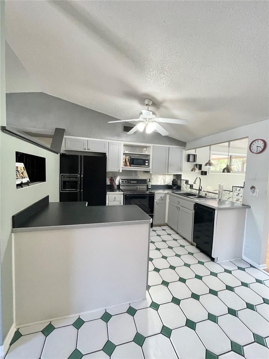 6944 LARCHMONT AVE, NEW PORT RICHEY, FL, 34653
