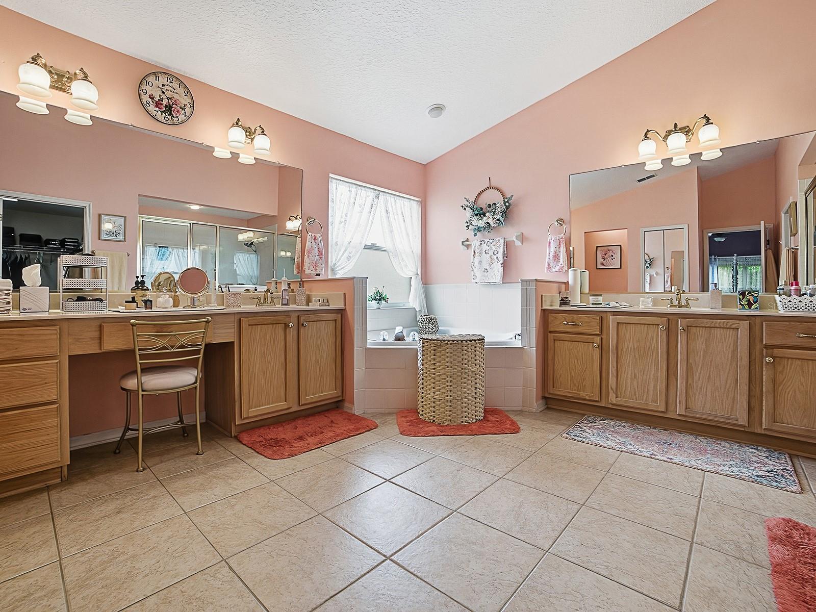 24317 BELLE MEDE DR, LEESBURG, FL, 34748