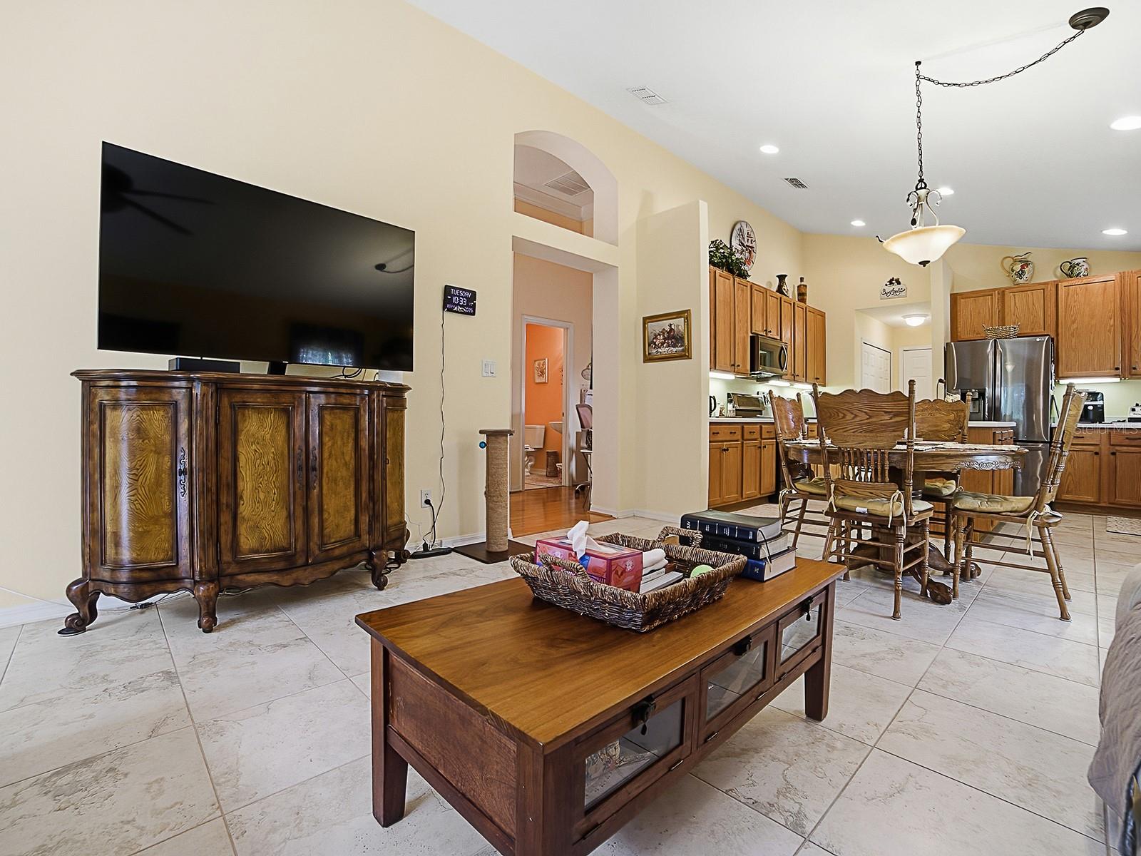 24317 BELLE MEDE DR, LEESBURG, FL, 34748