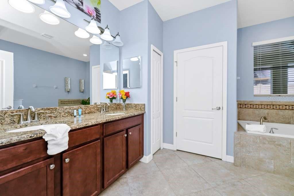 1469 ROLLING FAIRWAY DR, DAVENPORT, FL, 33896
