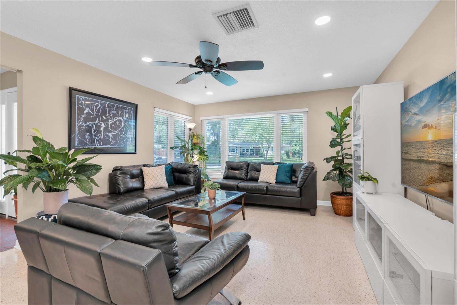 1243 BROOKSIDE DR, CLEARWATER, FL, 33764