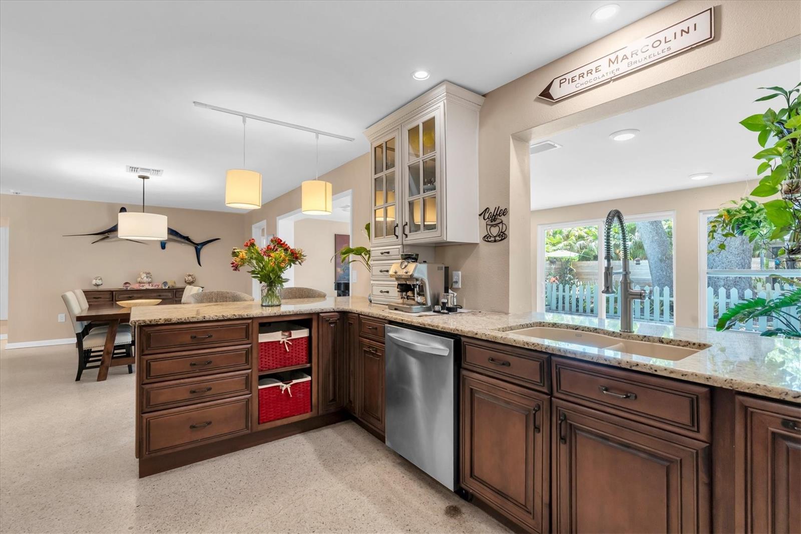 1243 BROOKSIDE DR, CLEARWATER, FL, 33764