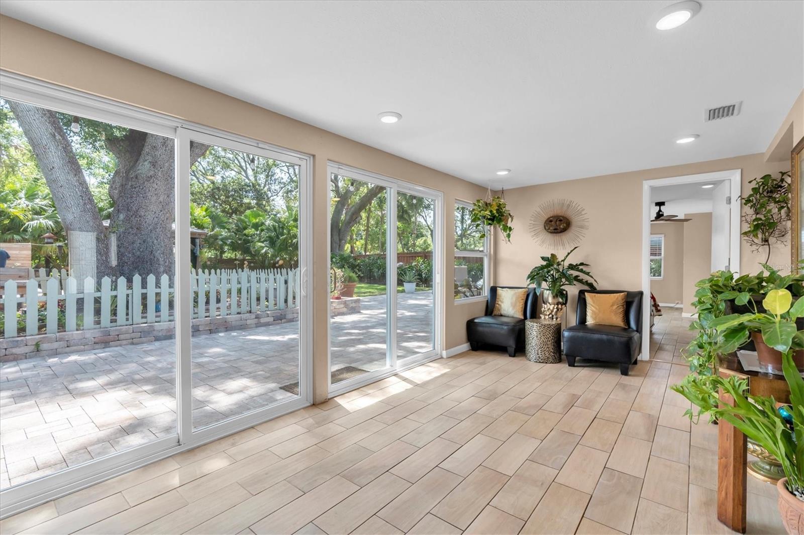 1243 BROOKSIDE DR, CLEARWATER, FL, 33764