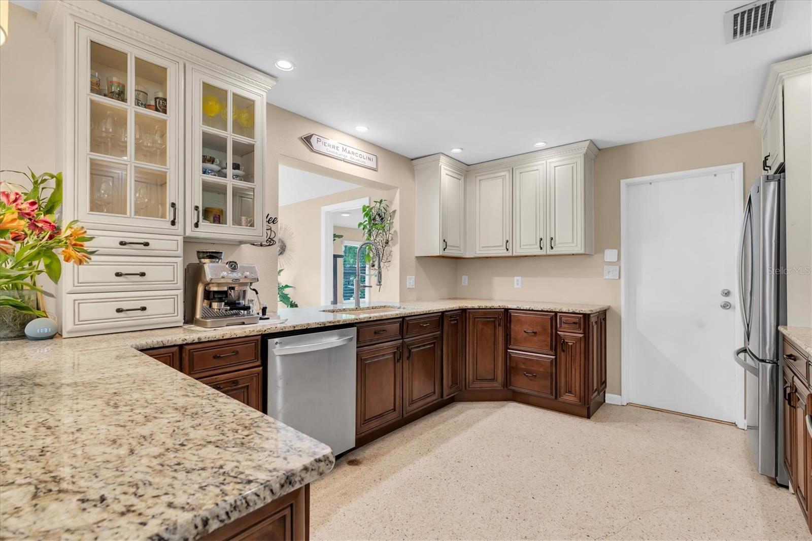 1243 BROOKSIDE DR, CLEARWATER, FL, 33764