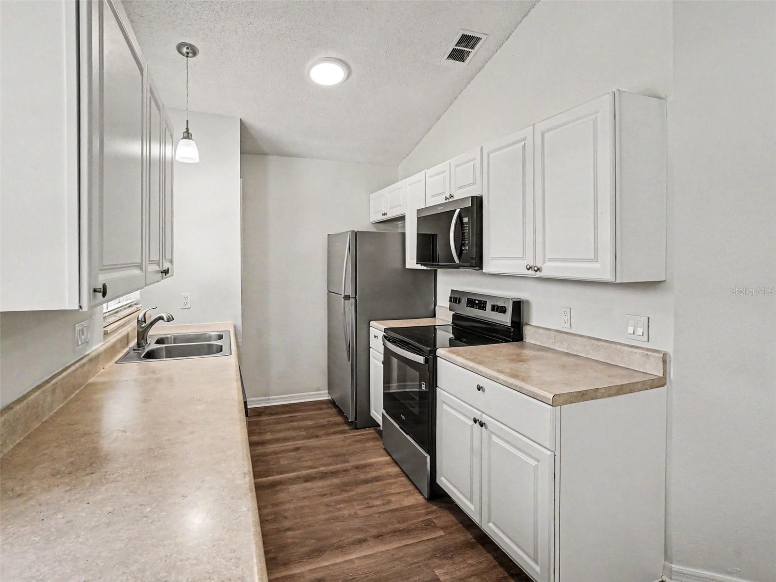 207 LAKE MCCOY DR, APOPKA, FL, 32712