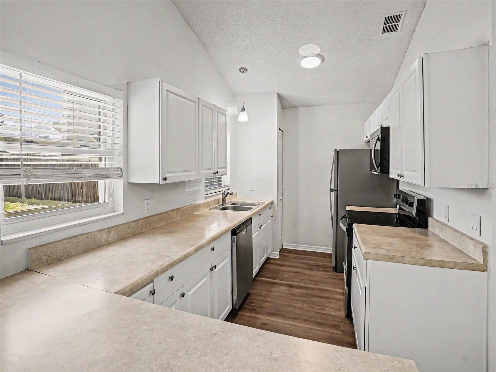 207 LAKE MCCOY DR, APOPKA, FL, 32712