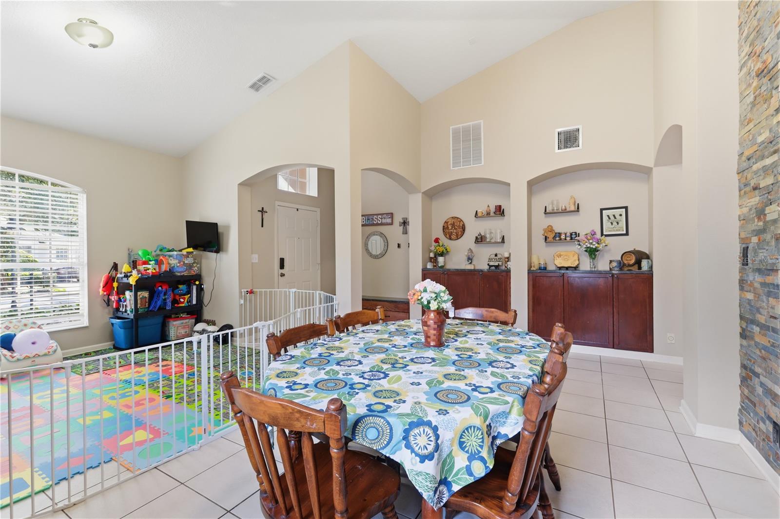 423 VICTORIA HILLS DR, DELAND, FL, 32724