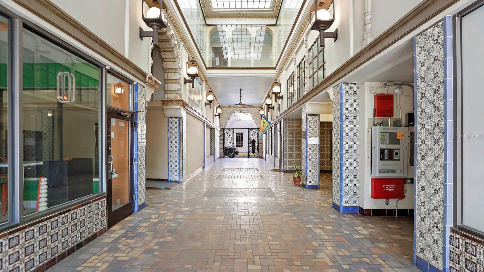 405 CENTRAL AVE #200, ST PETERSBURG, FL, 33701