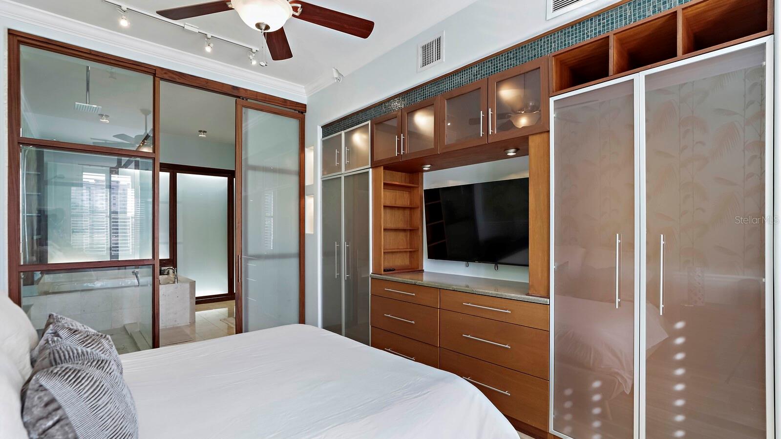 405 CENTRAL AVE #200, ST PETERSBURG, FL, 33701
