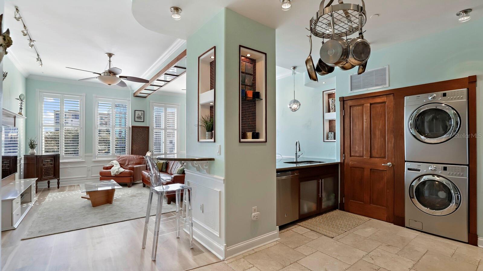 405 CENTRAL AVE #200, ST PETERSBURG, FL, 33701