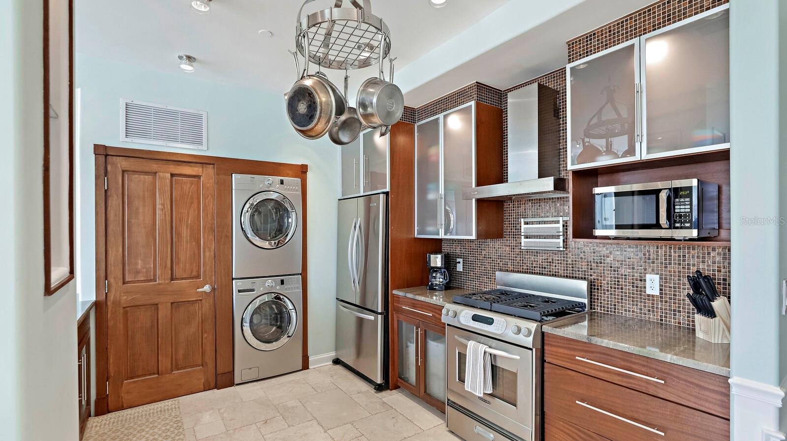 405 CENTRAL AVE #200, ST PETERSBURG, FL, 33701