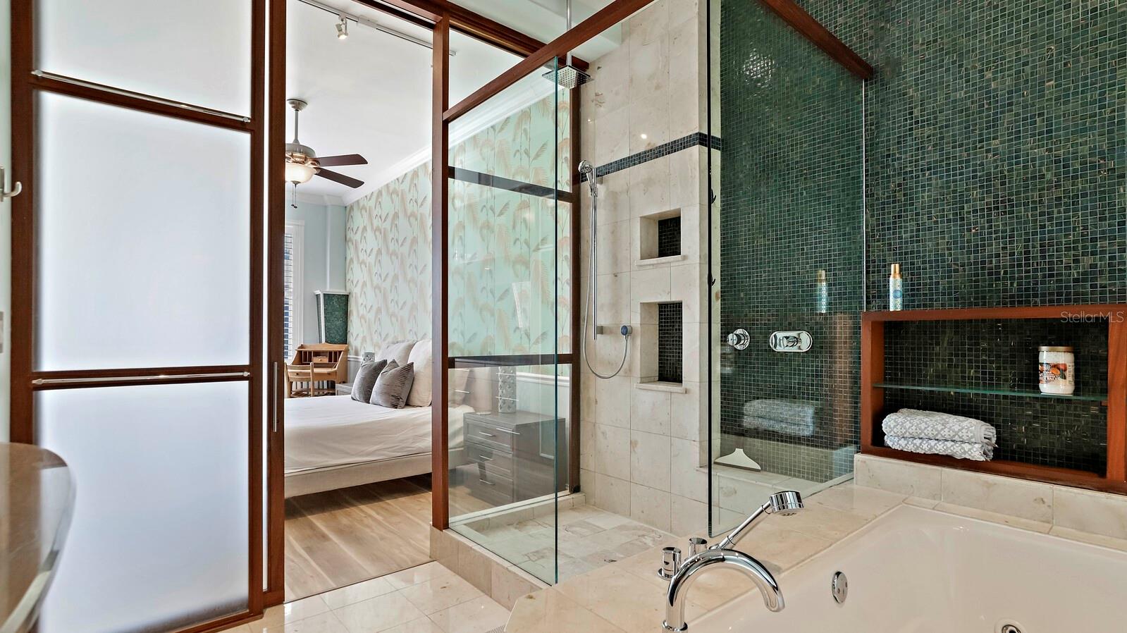 405 CENTRAL AVE #200, ST PETERSBURG, FL, 33701