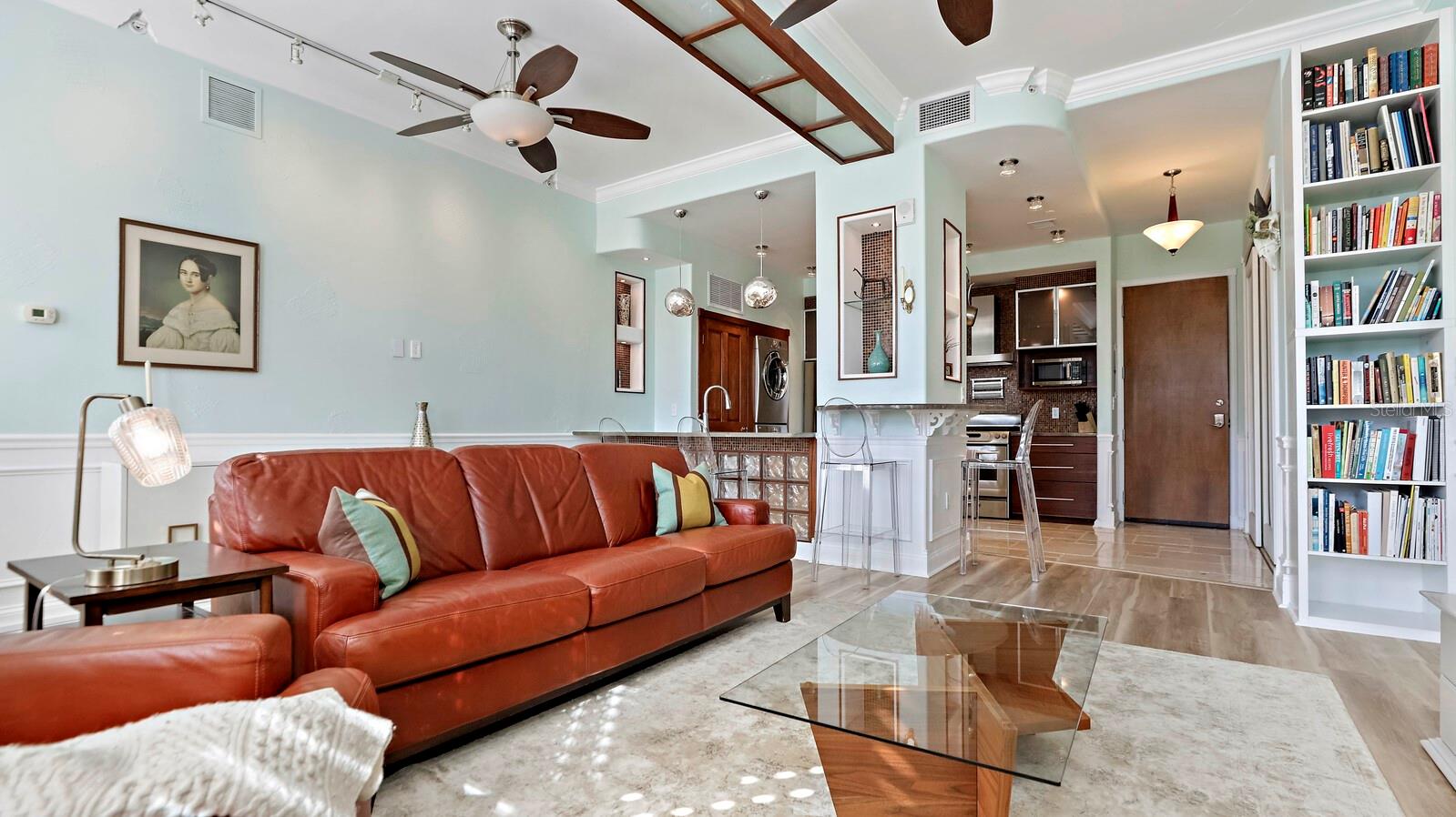 405 CENTRAL AVE #200, ST PETERSBURG, FL, 33701