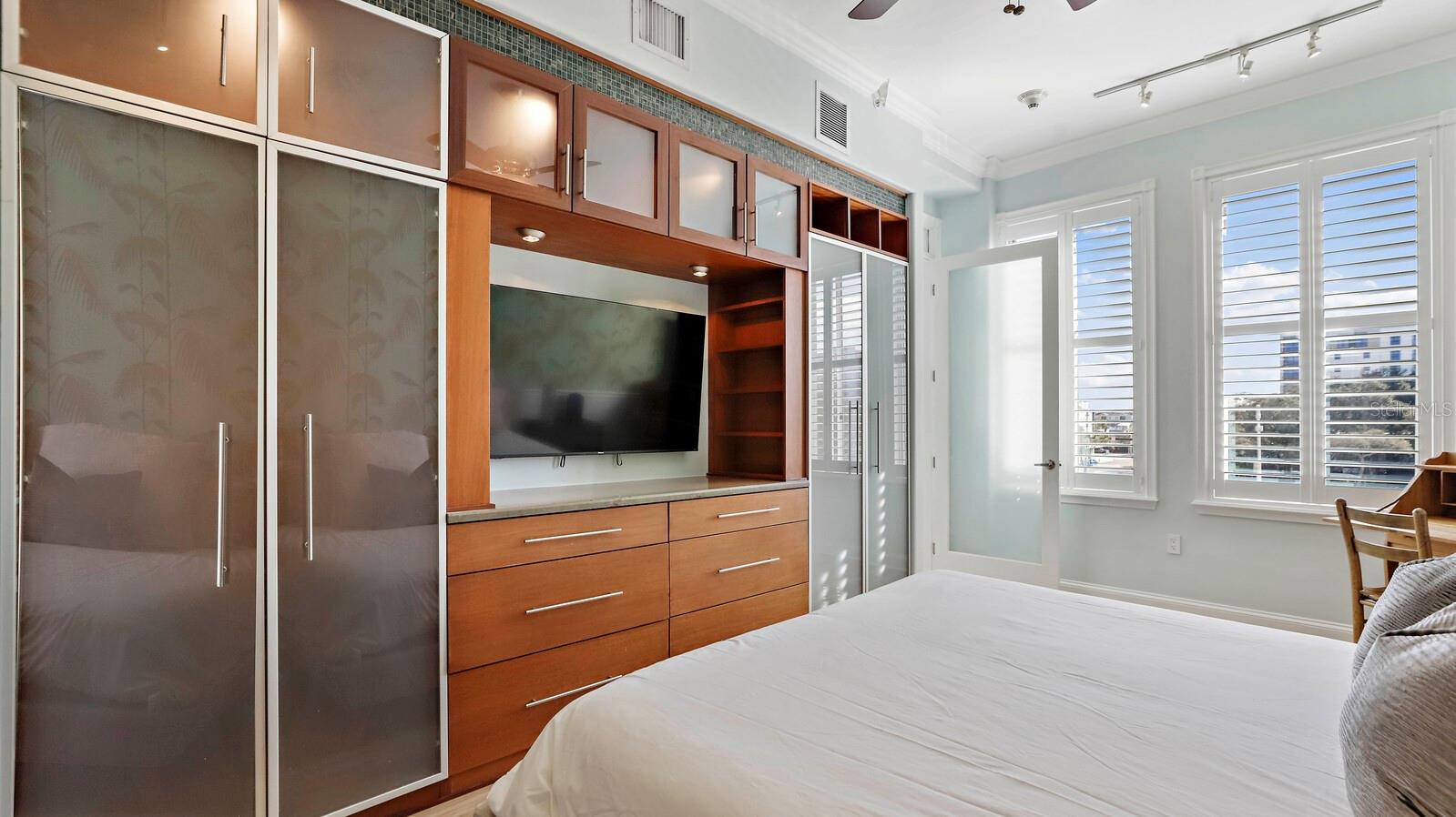 405 CENTRAL AVE #200, ST PETERSBURG, FL, 33701