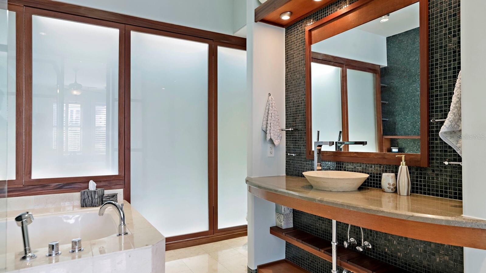 405 CENTRAL AVE #200, ST PETERSBURG, FL, 33701