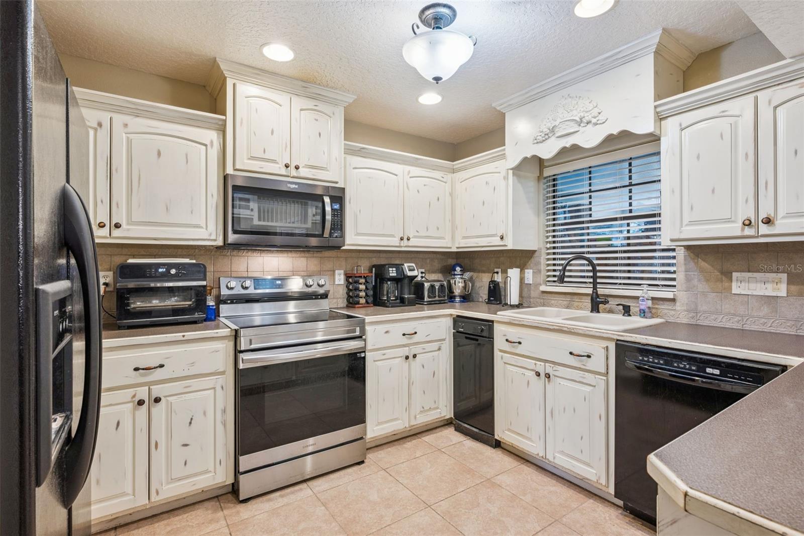 1081 SALSONA AVE, KISSIMMEE, FL, 34744