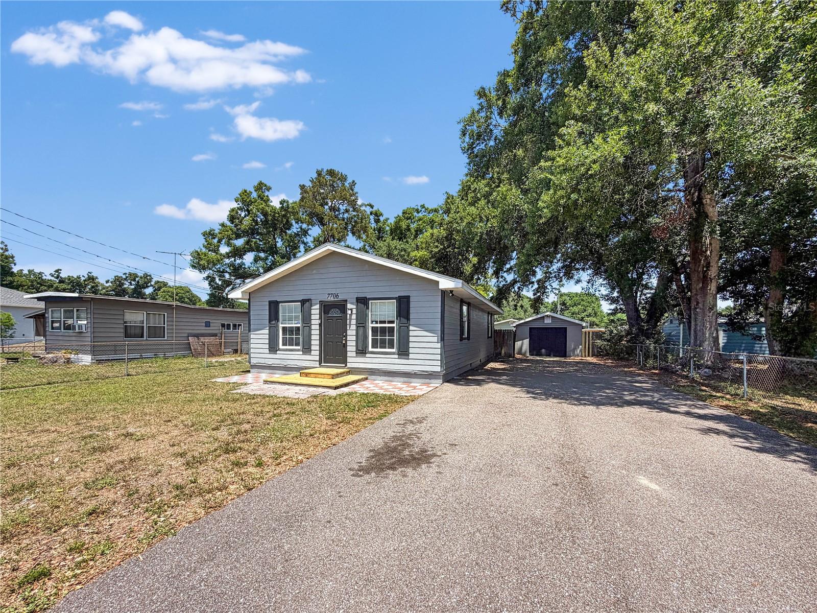 7706 E COMANCHE AVE, TAMPA, FL, 33610
