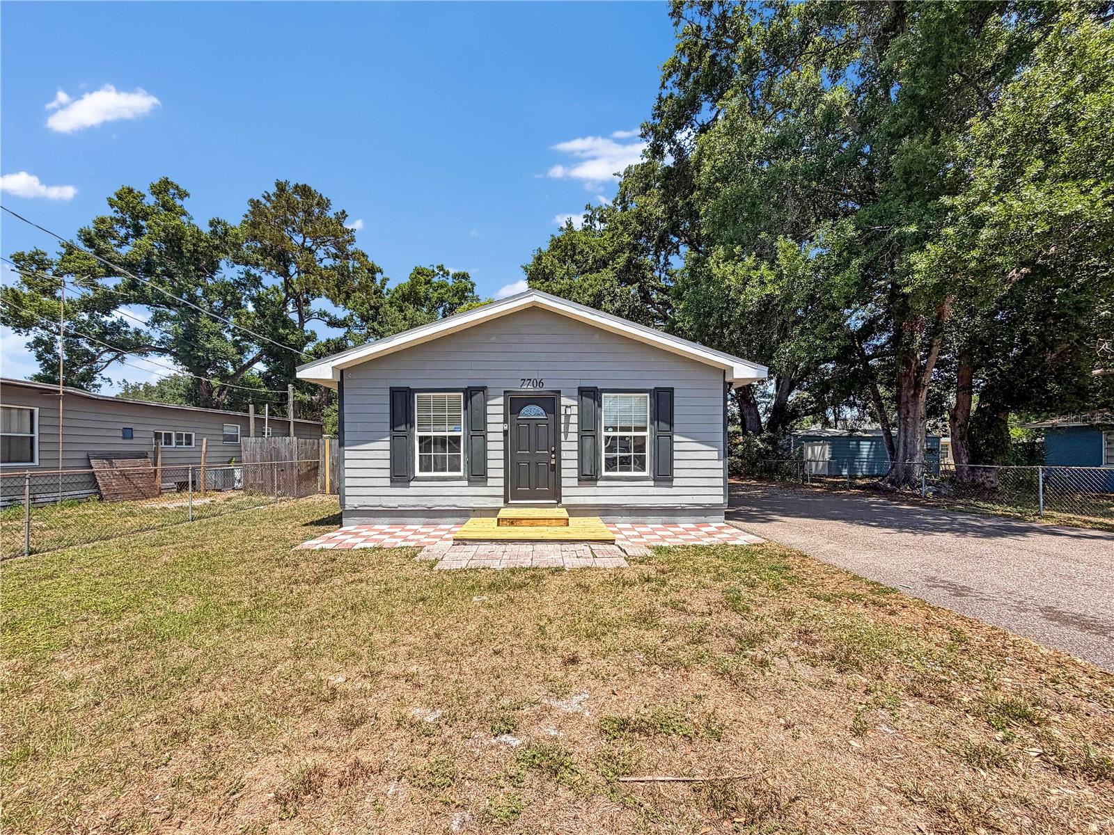 7706 E COMANCHE AVE, TAMPA, FL, 33610