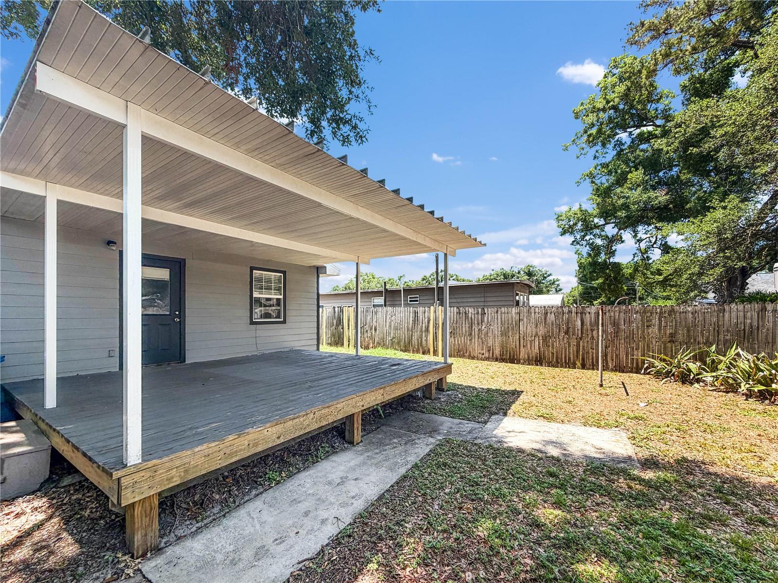 7706 E COMANCHE AVE, TAMPA, FL, 33610