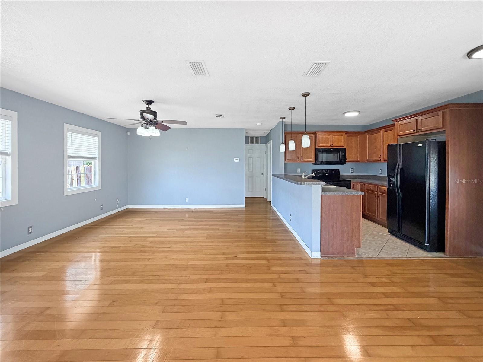 7706 E COMANCHE AVE, TAMPA, FL, 33610