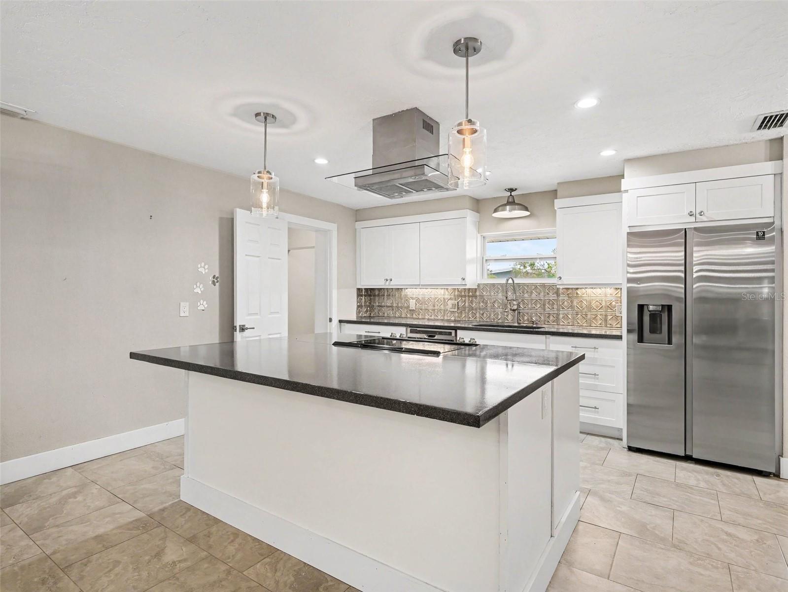 2746 HIBISCUS ST, SARASOTA, FL, 34239