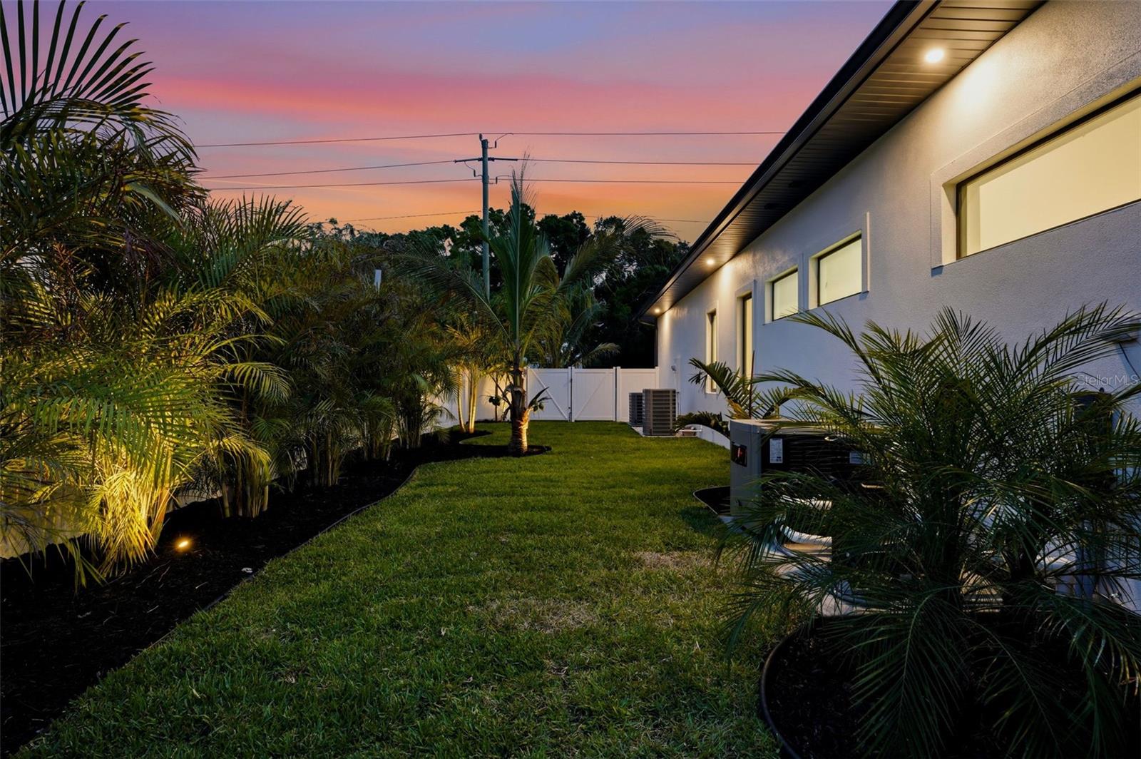2727 WALDEMERE ST, SARASOTA, FL, 34239