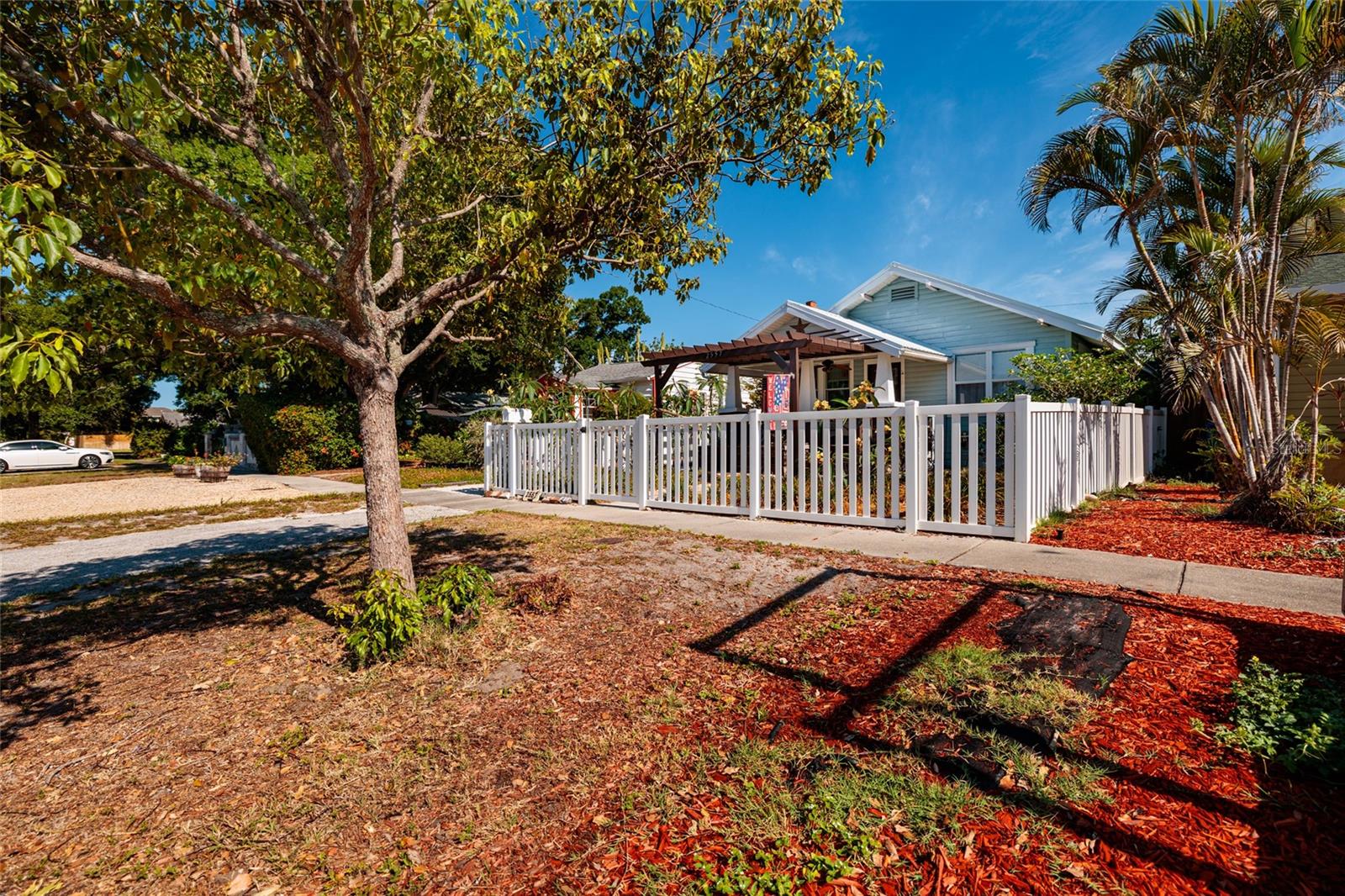 2557 16TH AVE N, ST PETERSBURG, FL, 33713
