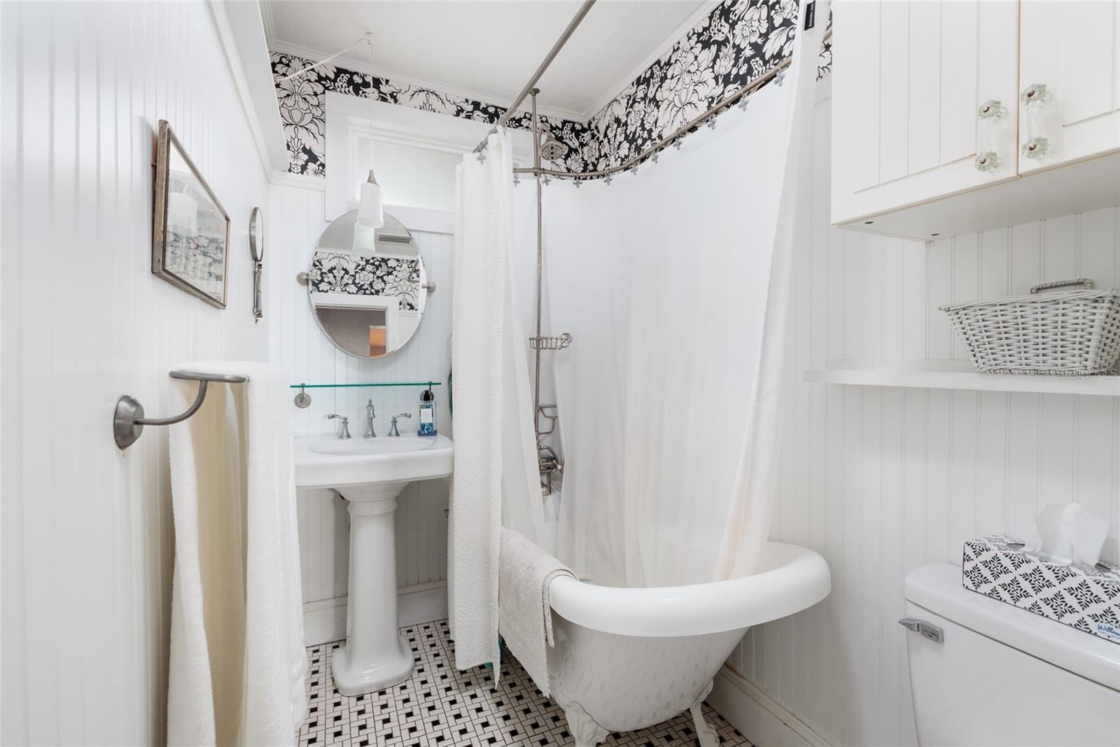 2557 16TH AVE N, ST PETERSBURG, FL, 33713